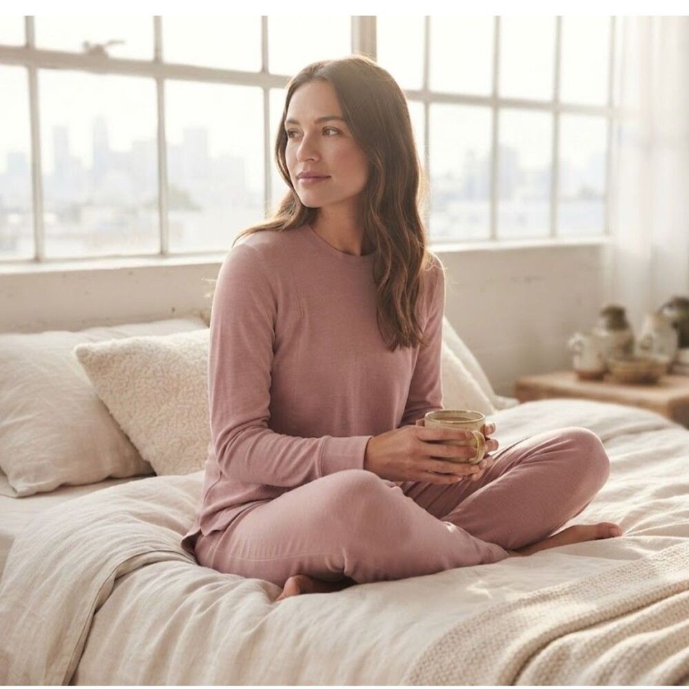 Lunya Restore Base Long Sleeve Tee in Pink M